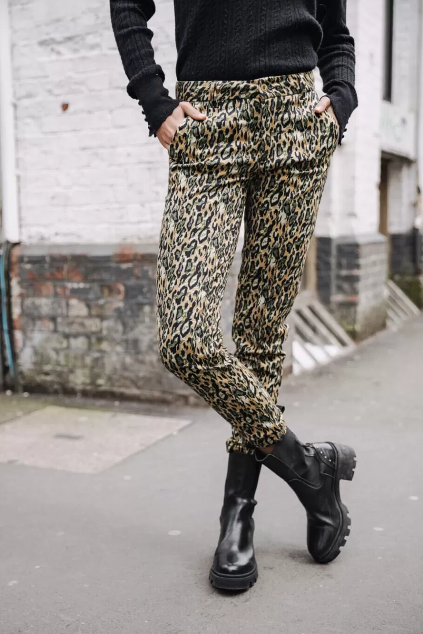 Femme Freeman T. Porter Claudia Nairobi