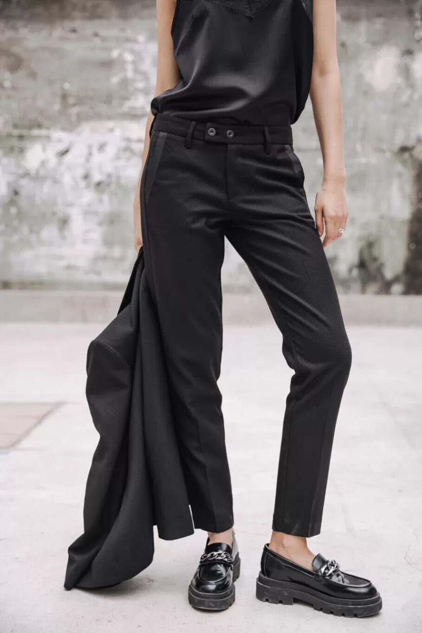 Femme Freeman T. Porter Tessa Socially