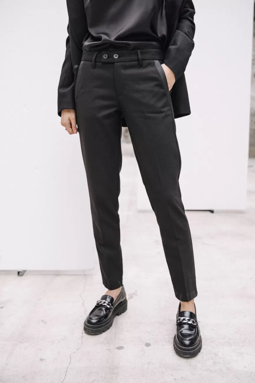 Femme Freeman T. Porter Tessa Socially